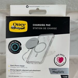 OtterBox  MagSafe  Charging Pad